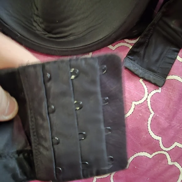 44G Wacoal Black Strapless Bra Stay Put Grippers. - Picture 11 of 12